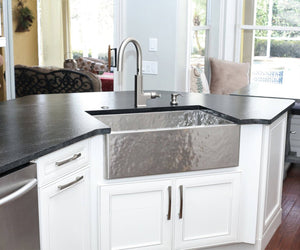 Heritage Farmhouse Sink - Brushed Hammered Stainless