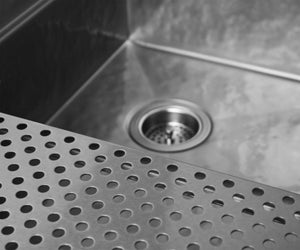 Legacy - Legacy Matte Hammered Stainless Steel Farmhouse Sink - Undermount